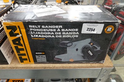 Lot Titan 240V belt sander (TTB873SDR)