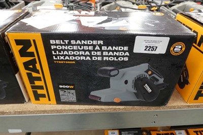 Lot Titan 240V belt sander (TTB873SDR)