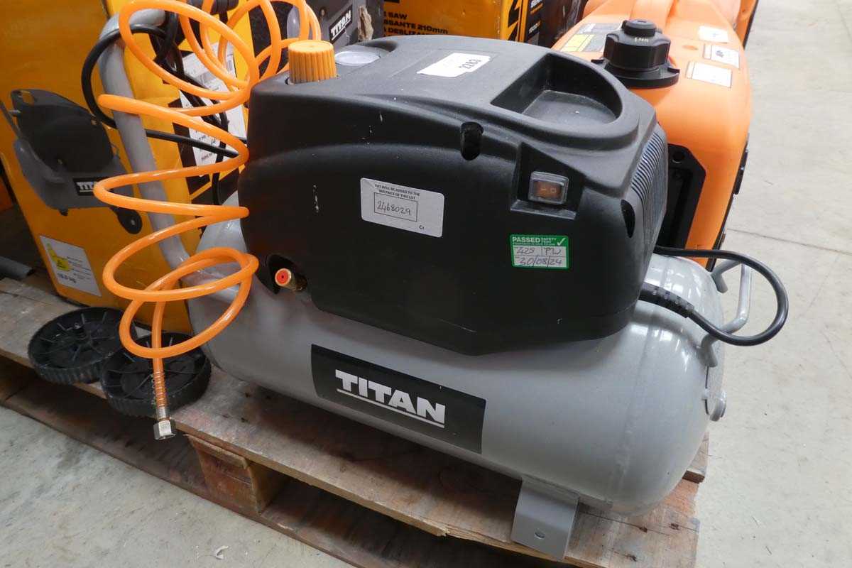 Lot Titan 240V 24L oil free air compressor...