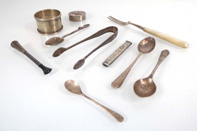 Lot 405 - A small group of silver and metalware...