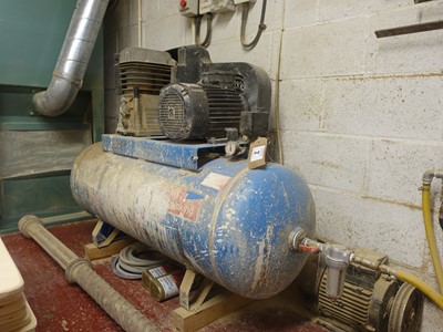 Lot 7 - Receiver mounted air compressor, 3 phase electric