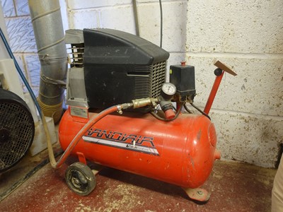 Lot 9 - CompAir Auto Power Handiair single phase...