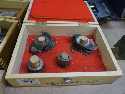 Lot 71 - Cased spindle moulder tooling set