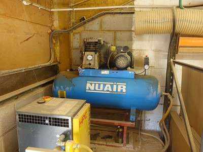 Lot 31 - Nu Air receiver mounted air compressor with...