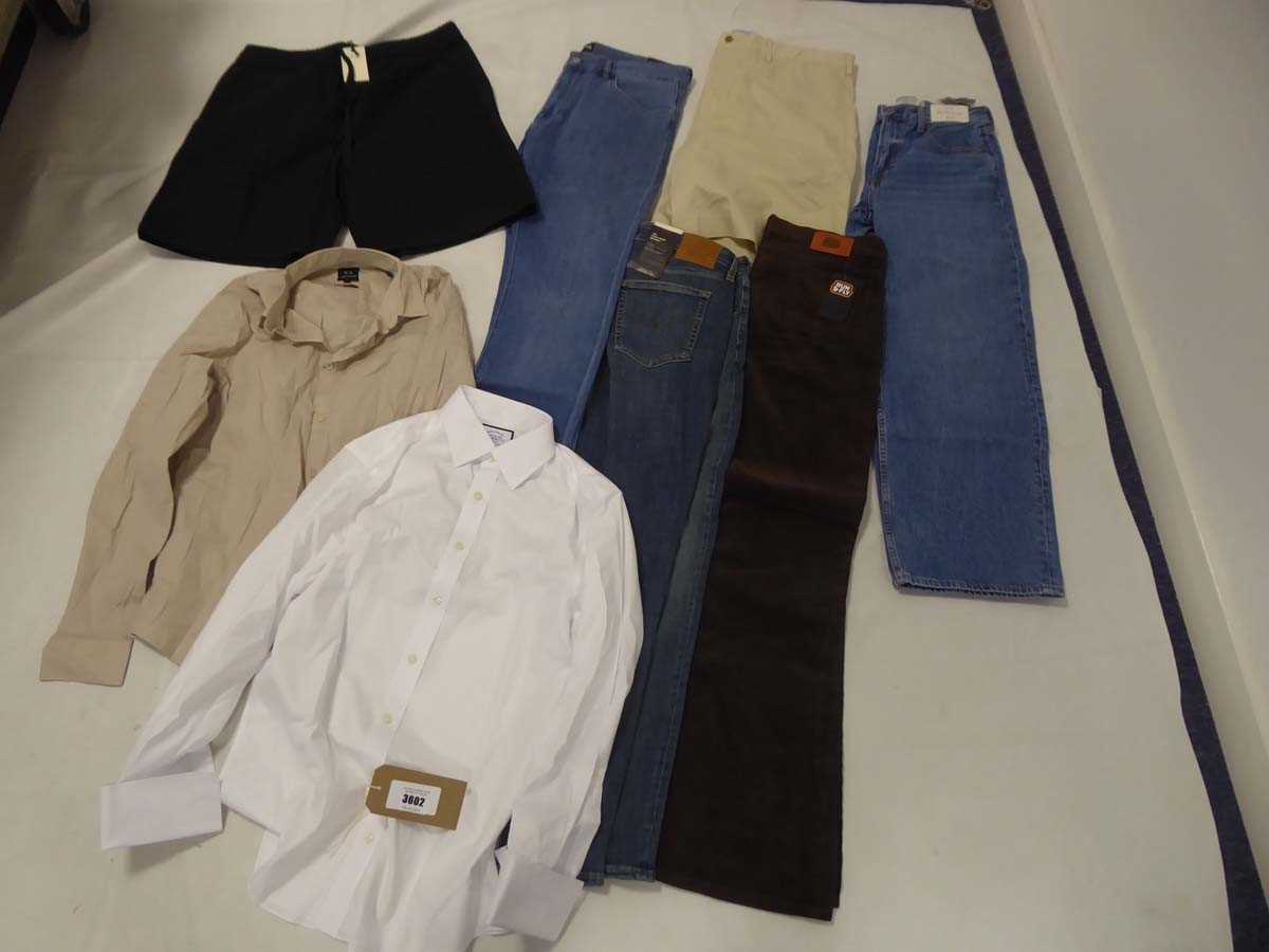 Lot 3602 - Selection of clothing to include Levi's, Run &...