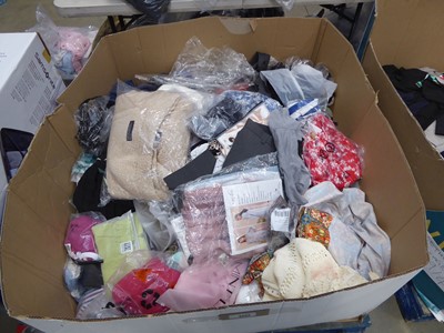 Lot 3603 - Pallet containing mixed ladies and men's clothing