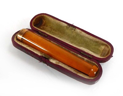 Lot 409 - An Edwardian cheroot with 15ct yellow gold...