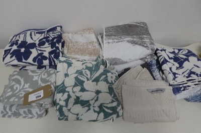 Lot 1244 - Approx. 15 hand towels and tea towels by...