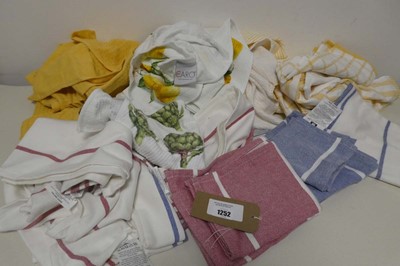 Lot 1252 - Approx. 28 tea towels by Caro Home & Cotton.