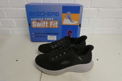 Lot 1123 - A boxed pair of men's Skechers hands free...