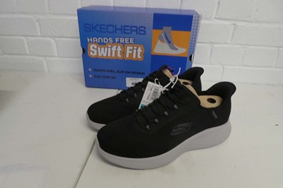 Lot 1127 - A boxed pair of men's Skechers hands free...