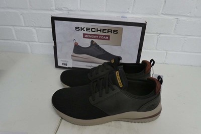 Lot 1160 - A boxed pair of men's Skechers classic fit...