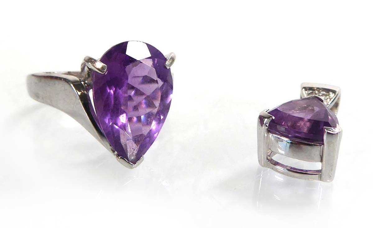 Lot A 9ct white gold ring set pear shaped amethyst,...