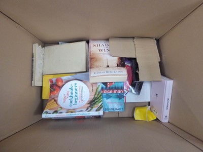 Lot 3012 - Box of small quantity of various books