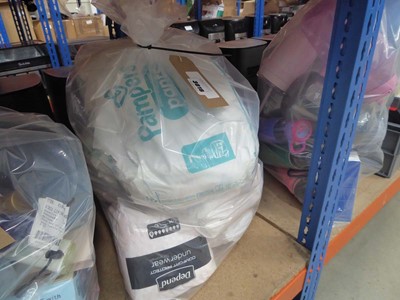 Lot 3016 - Bag of Pampers nappies, incontinence pads etc