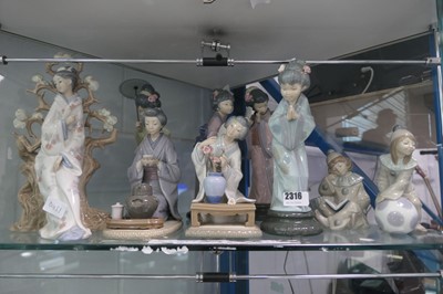 Lot 2316 - Collection of 9 Lladro figures