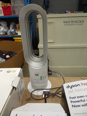 Lot 3125 - Dyson Hot and Cold Jet Focus M09 fan, no remote