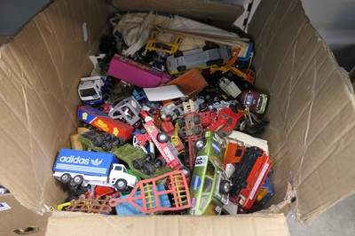 Lot 2462 - Box containing diecast vehicles