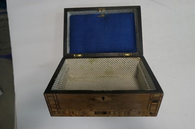 Lot 2520 - Wooden trinket box