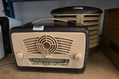 Lot 2501 - Ultra R786 mains valve radio with vintage HMV...