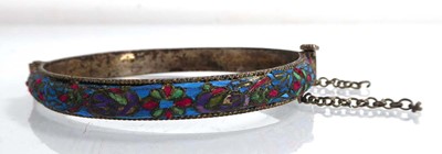 Lot A Chinese Export hinged bracelet decorated...