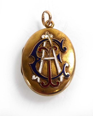 Lot A late 19th/early 20th century oval locket...