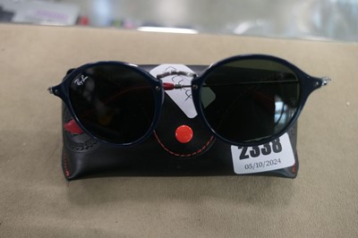 Lot 2338 - Pair of RayBan sunglasses with case