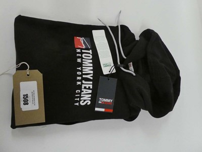 Lot 1508 - A Tommy Jeans hoodie in black size: large.