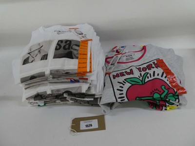 Lot 1526 - Approx. 40 women's t shirts by Keith Haring