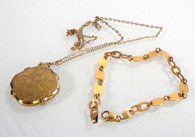 Lot A 9ct yellow gold oval disc link bracelet, l....