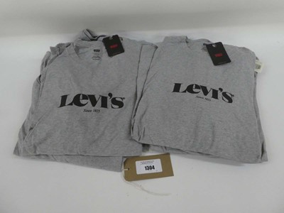 Lot 1304 - Approx. 12 Levi's t-shirts in grey