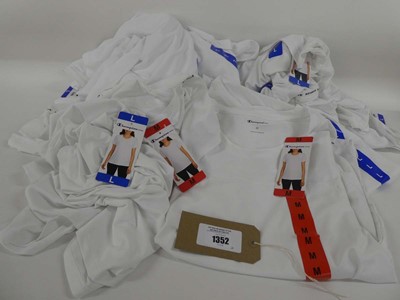 Lot 1352 - Approx. 15 ladies Champion Elite t-shirts in...