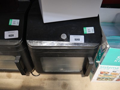 Lot 1640 - Instant air fryer and oven, unboxed