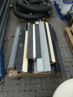 Lot 2355 - Pallet containing approximately 10 lintels