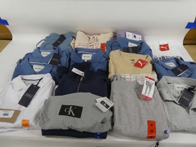 Lot 1391 - Approx. 15 branded items of clothingto include...