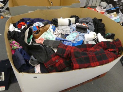 Lot 1026 - Pallet containing new/used clothing and...