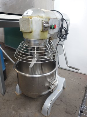 Lot 13 - 20qt mixer with safety guard, bowl and single...