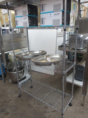 Lot 15 - 4 tier mobile rack