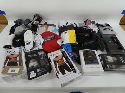 Lot 1029 - Mixed lot of mens and womens underwear ect