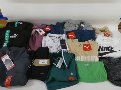 Lot 1031 - Approx. 15 branded items of clothing