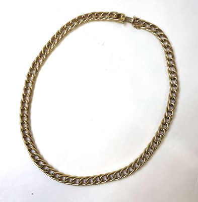 Lot 528 - A 9ct gold curb link chain. Approx. weight...