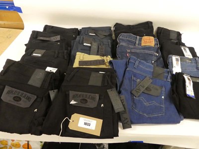 Lot 1033 - Approx. 15 branded items of clothing to...