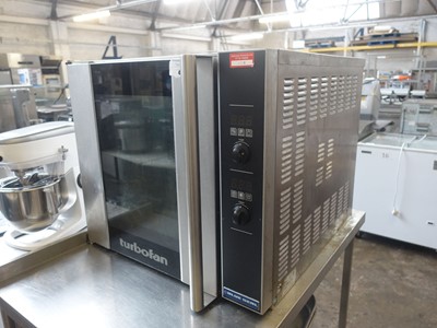 Lot 47 - 75cm gas Blueseal turbo fan oven