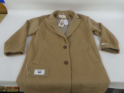 Lot 1047 - Ladies long coat in brown by Gianni Feraud...