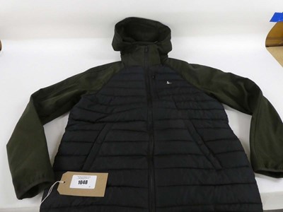 Lot 1048 - Jack Wills coat in black and green size large