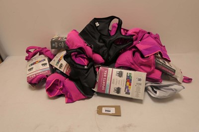 Lot 3434 - A bag containing women's Sport Bras