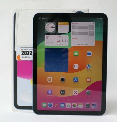 Lot iPad 10th Gen 256GB A2757 Blue with box and...