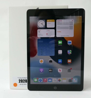 Lot iPad 8th Gen 32GB A2270 Space Grey with box