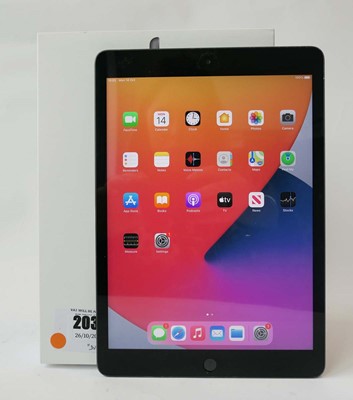 Lot iPad 8th Gen 32GB A2270 Space Grey with box...