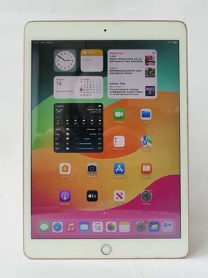 Lot iPad 7th Gen 32GB A2197 Gold